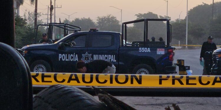 Joven es asesinado a balazos frente al panteón ABC en Villa Benito Juárez