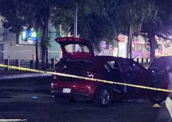 Atacan a balazos a un ex policía cerca del Gobierno del Estado; muere en un hospital