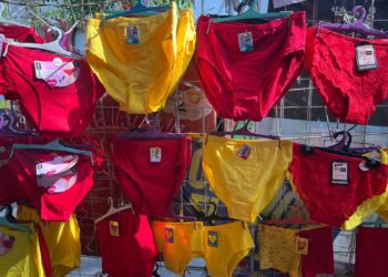 Entre colores y deseos: calzones de la suerte arrasan en Culiacán para recibir el Año Nuevo