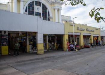 Inician trabajos de reparación de calles y alcantarillas en el centro de Culiacán: alcalde