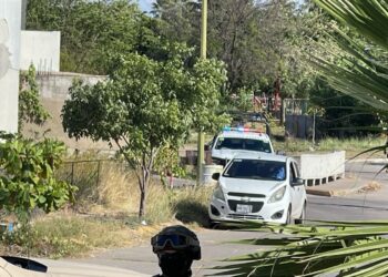 Hombre joven fue hallado ejecutado a balazos dentro de un vehículo en la zona oriente de Culiacán