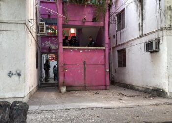 Ejecutan a un hombre dentro de un departamento en Infonavit Cañadas