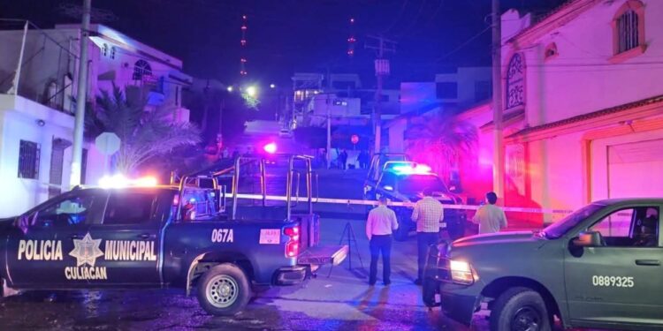 Localizan dos cuerpos calcinados dentro de vehículo incendiado en Lomas de Guadalupe