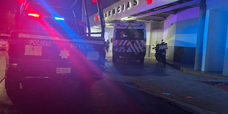 Atacan a balazos a un hombre en la colonia El Barrio