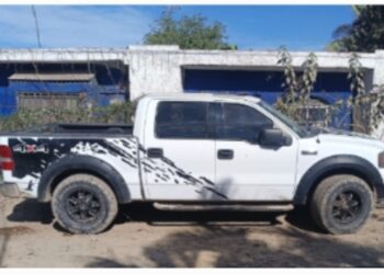 Grupo Interinstitucional asegura en Navolato una camioneta