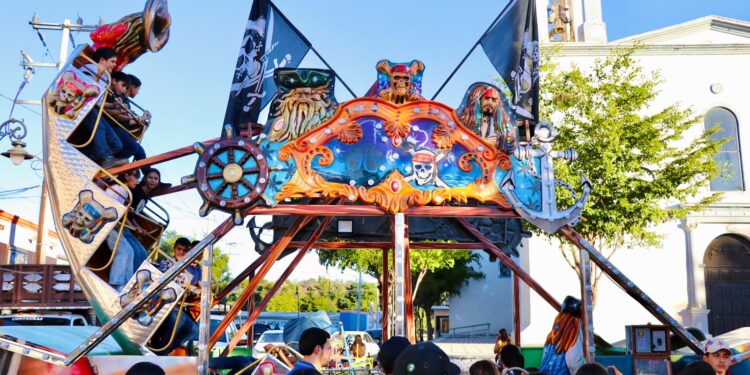 Llegan los Reyes Magos a Badiraguato; José Paz López festeja a niñas y niños