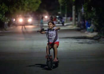 “La colonia dio otra vista, se ve diferente”; Juan de Dios Gámez entrega 10 calles pavimentadas