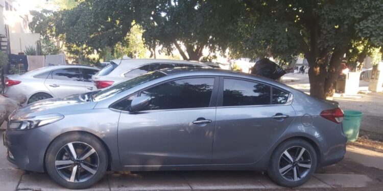 Grupo Interinstitucional recupera automóvil robado y asegura motocicleta en el sector norte de Culiacán