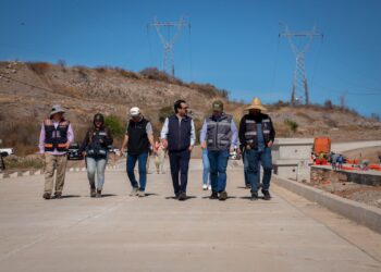 Secretario de Obras y Alcalde de Culiacán supervisan la obra de enlace del bulevar Agricultores y Costerita