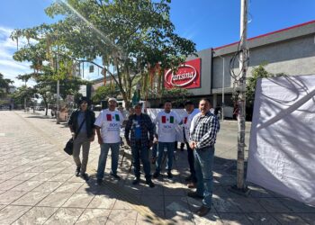 Agricultores toman vialidades y casetas en Sinaloa para exigir rescate al campo