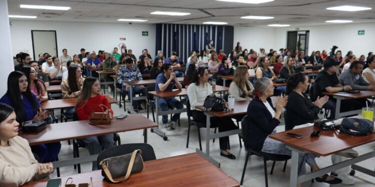 La UAS, a través de la Unidad de Bienestar Universitario, y el IMSS capacitan a personal de Odontología para el manejo seguro de residuos biológico-infecciosos