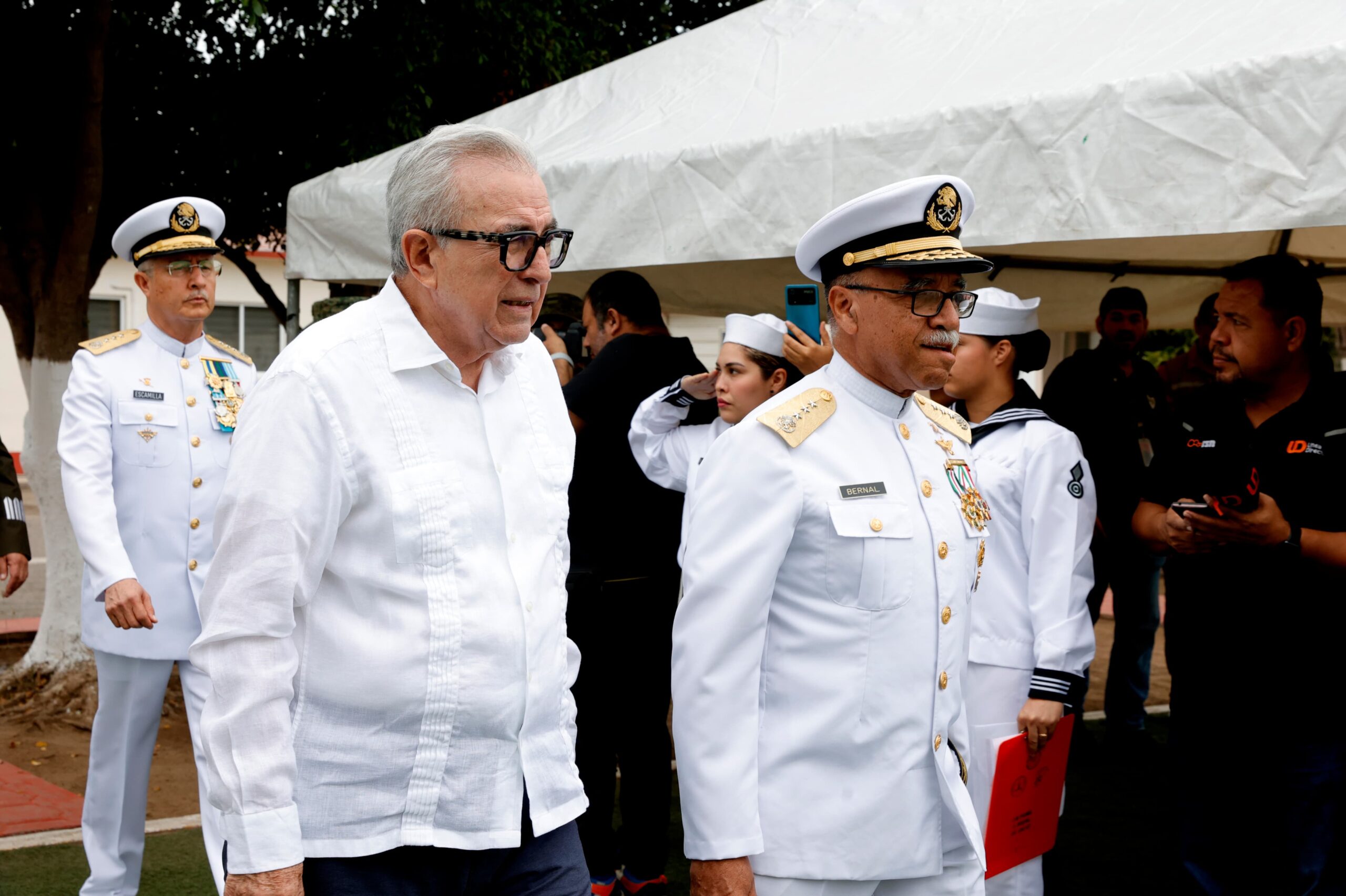 Gobernador Rocha Moya asistió al cambio de comandante de la Cuarta Región Naval