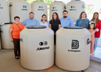 ¡Palabra cumplida! Gobierno de Badiraguato arranca con la entrega de tinacos en su segunda etapa
