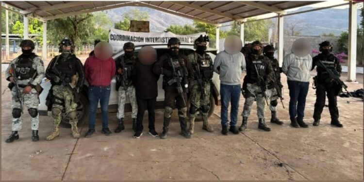 Durante operativos en el municipio de Badiraguato, el Grupo Interinstitucional detuvo a 8 civiles