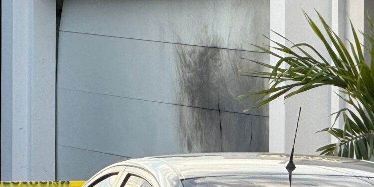 Dos domicilios atacados con artefactos explosivos en Las Quintas