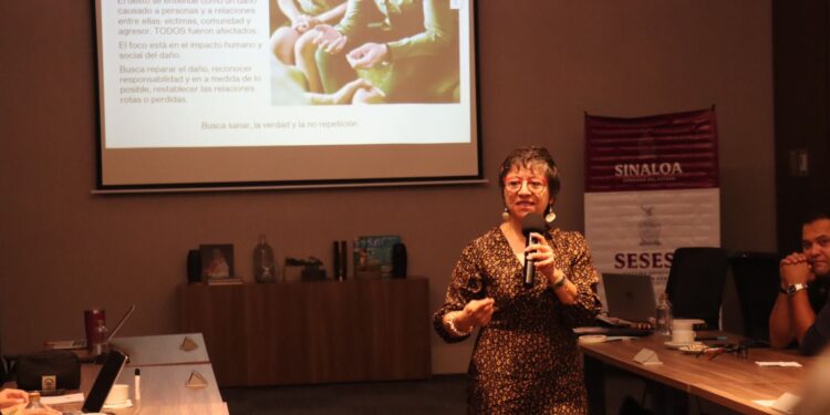 Capacitan a periodistas sobre justicia restaurativa y construcción de paz