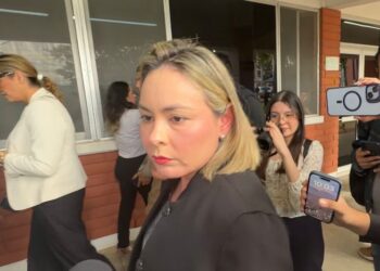 Gobierno de Sinaloa apoya a Rosa, novia de Fernando Alan, joven herida en operativo militar