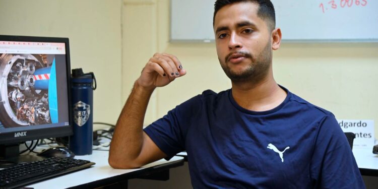 Jesús Leyva, el estudiante de la UAS que investiga el futuro de la Física junto a los mejores del mundo; hará estancia en la Escuela de Aceleradores de Partículas en Nueva Orleans