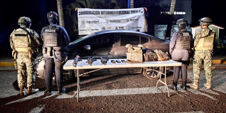 Tras agresión, el Grupo Interinstitucional asegura armamento de uso exclusivo y un vehículo robado en el sector norte de Culiacán