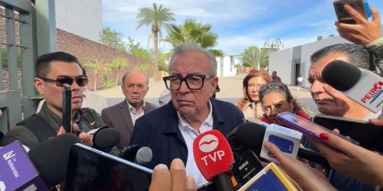 Ataques contra corporaciones son “comunes”, señala Rocha tras agresión contra jefe policiaco y elementos de Culiacán