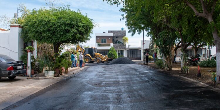 Mejoran calles de Culiacán con acciones continuas de reencarpetado y bacheo