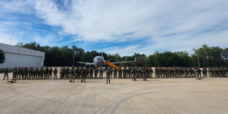Refuerzan seguridad en Sinaloa con el arribo de mil 600 militares del Ejército Mexicano a a Culiacán y Mazatlán