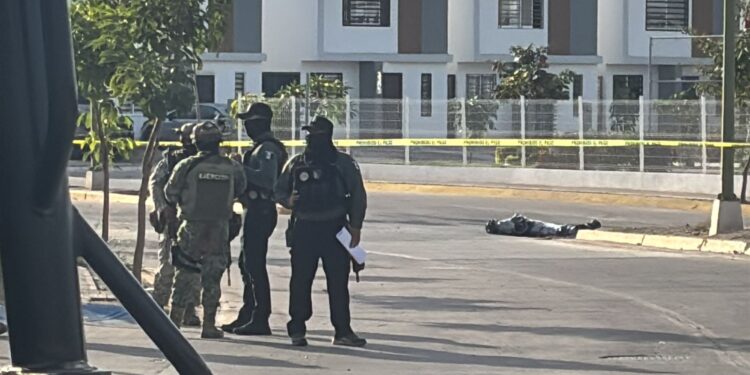 Localizan cuerpo embolsado en fraccionamiento Vía Granada, al norte de Culiacán