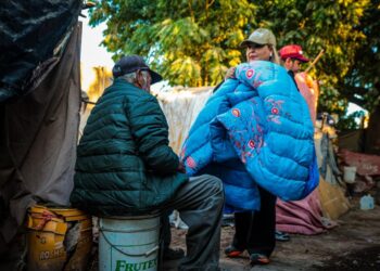 El Gobierno de Sinaloa brinda atención invernal a familias de jornaleros agrícolas en Ruiz Cortines, Guasave