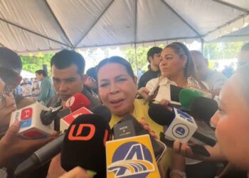 DIF alerta por permanencia de menores de edad en cruceros; pide no dar dinero