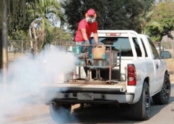 Fumigan Villas del Río, Valle Alto, La Rioja y La Conquista por aumento de mosquitos