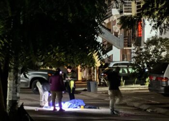 Encuentran a hombre asesinado a cuchilladas en el fraccionamiento Alturas del Sur