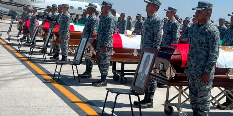 Emotiva despedida a los héroes caídos: La última honra a los soldados que dieron su vida por México