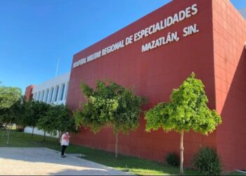 Soldado herido a balazos fue llevado de emergencia en helicóptero hasta el Hospital militar de Mazatlán donde dejó de existir