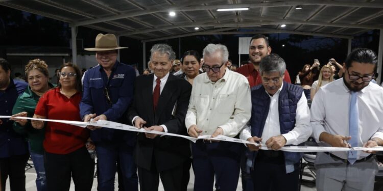 Inaugura Gobernador Rocha biblioteca en comunidad Monte Verde de Villa