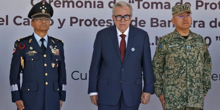 Gobernador Rocha Moya agradeció el compromiso de la Fuerza Aérea de continuar apoyando la estrategia de seguridad en Sinaloa