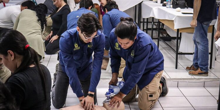 DIF Culiacán fortalece capacidades del personal con capacitación en primeros auxilios