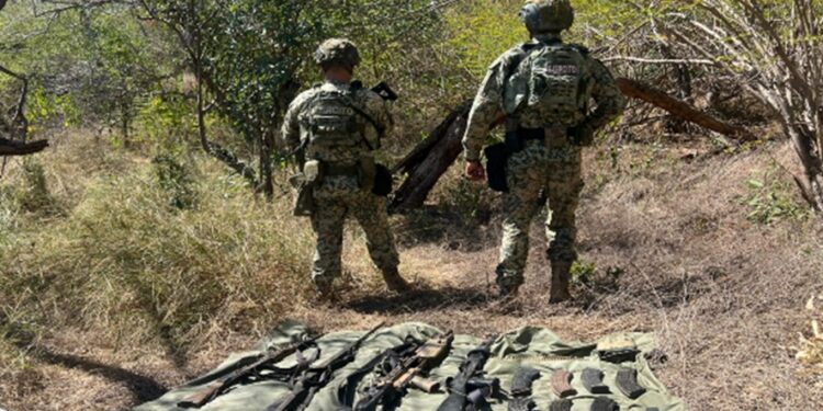 Guardia Nacional y Ejército Mexicano aseguraron armamento en Sinaloa