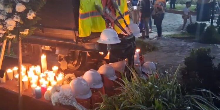 Con veladoras y cascos mineros, Concordia rinde homenaje a trabajadores asesinados y exige justicia