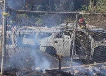 Incendio consume terreno en la colonia 21 de Marzo, sin personas lesionadas