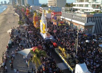 Más de 480 mil personas disfrutan del segundo desfile del Carnaval de Mazatlán