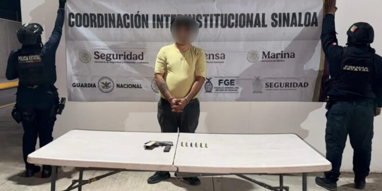 Un hombre armado fue detenido por el Grupo Interinstitucional en la colonia Cuauhtémoc, en Culiacán