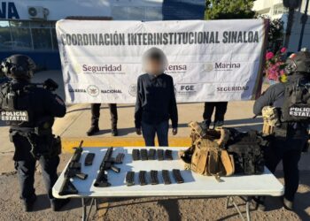 En la colonia Villa del Real de Culiacán, el Grupo Interinstitucional detuvo a un masculino con armas y municiones; otro civil fue reducido al repeler una agresión