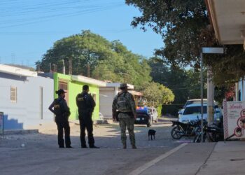 Matan a balazos a jovencito en la colonia en la 5 de Febrero