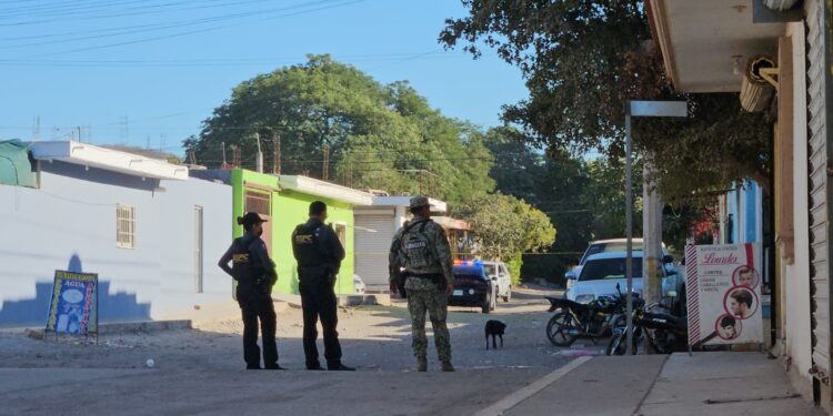 Matan a balazos a jovencito en la colonia en la 5 de Febrero