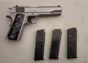 En la revisión de este domingo al Centro Penitenciario Aguaruto, el Grupo Interinstitucional aseguró un arma corta, cargadores, municiones, presunta droga y objetos prohibidos