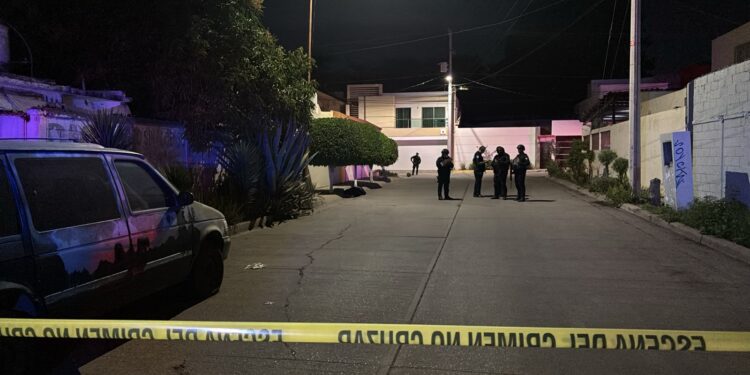 Atentado a balazos en el fraccionamiento Los Olivos deja una mujer sin vida y un hombre lesionado