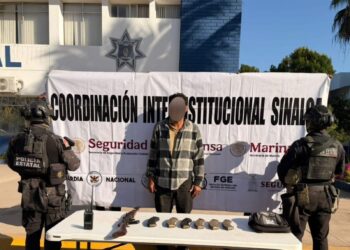 El Grupo Interinstitucional detiene a civil armado; le aseguran municiones, explosivos y radio en Culiacán