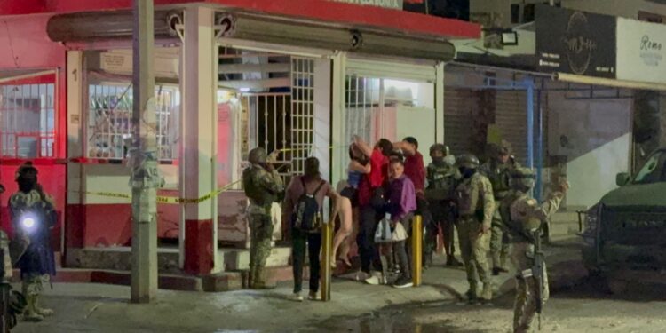 Asesinan a 6 persones, 8 vehículos robados y 3 personas privadas de la libertad ayer en Sinaloa, confirmó la FGE