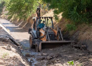 Mantienen activo programa de limpieza y desazolve de arroyos pluviales en el municipio