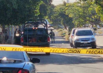 Asesinan a un hombre mientras lavaba su automóvil en Infonavit Barrancos